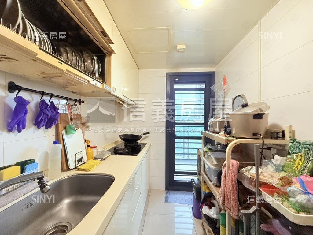 公園敦品低總價三房車位房屋室內格局與周邊環境