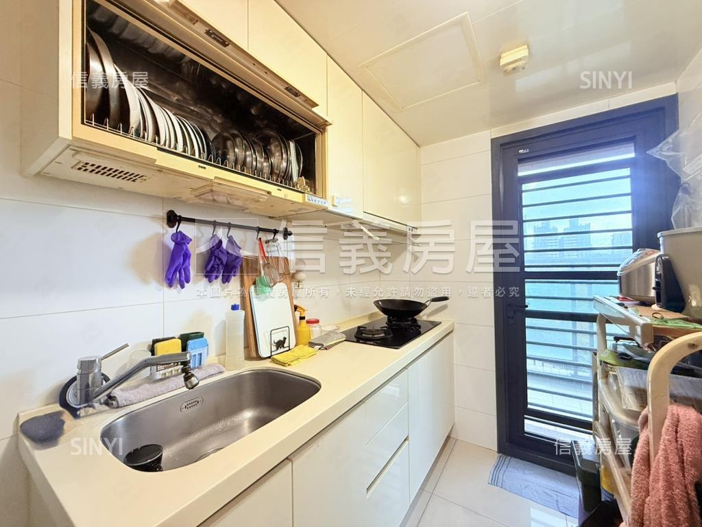 公園敦品低總價三房車位房屋室內格局與周邊環境