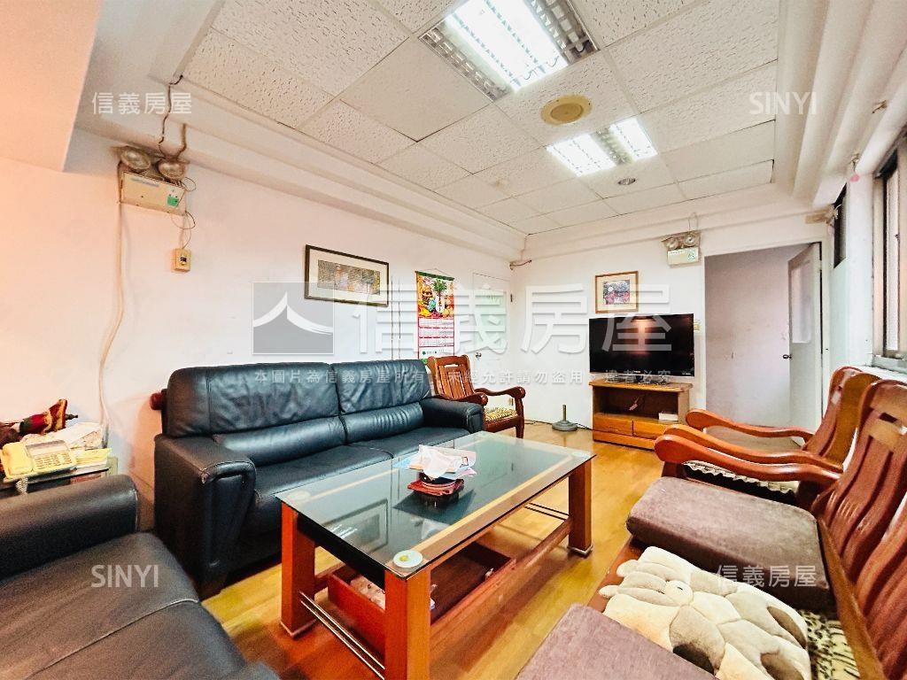 正英專路捷運站前辦公室房屋室內格局與周邊環境