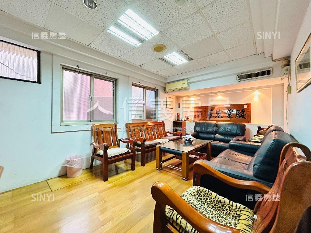 正英專路捷運站前辦公室房屋室內格局與周邊環境