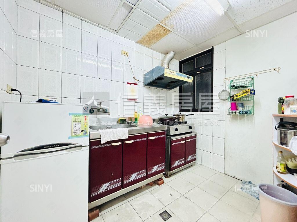 正英專路捷運站前辦公室房屋室內格局與周邊環境