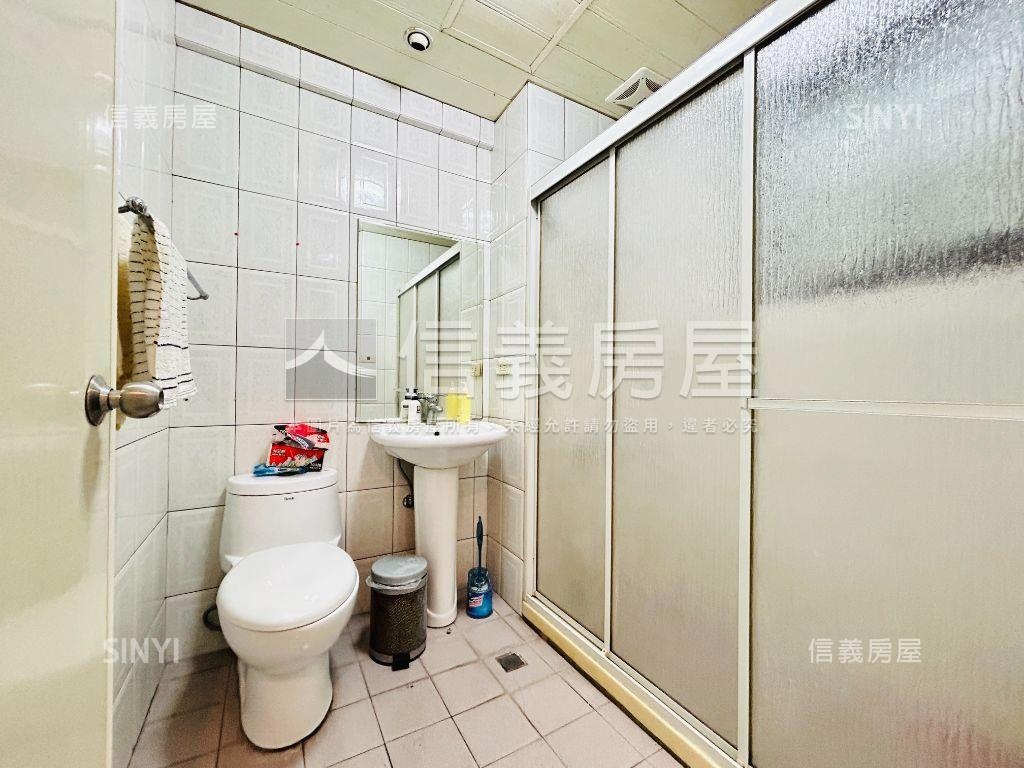 正英專路捷運站前辦公室房屋室內格局與周邊環境