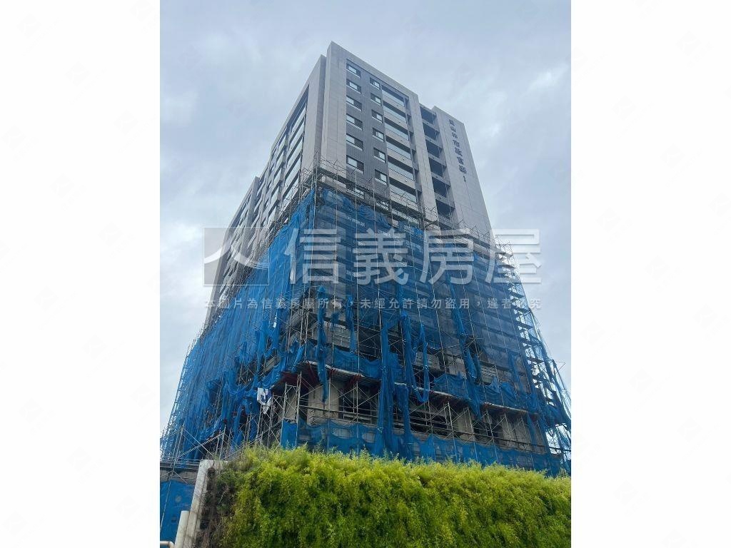 左岸市政Ａ１１三房車位房屋室內格局與周邊環境