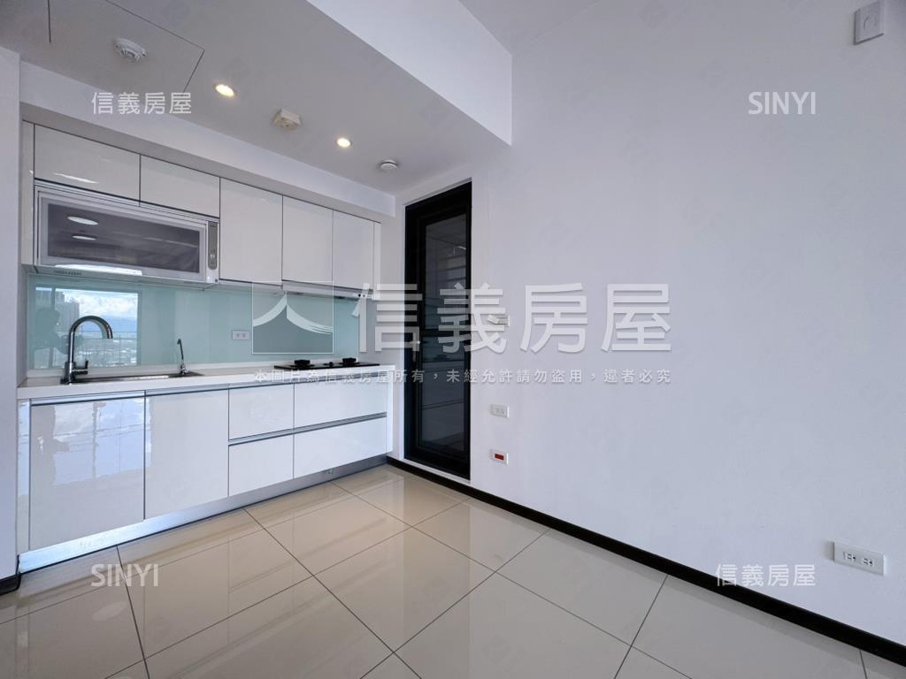 站前之星採光３房雙車位房屋室內格局與周邊環境