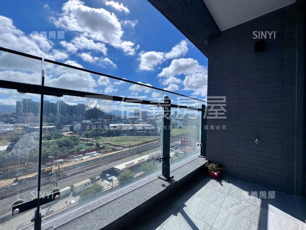 站前之星採光３房雙車位房屋室內格局與周邊環境