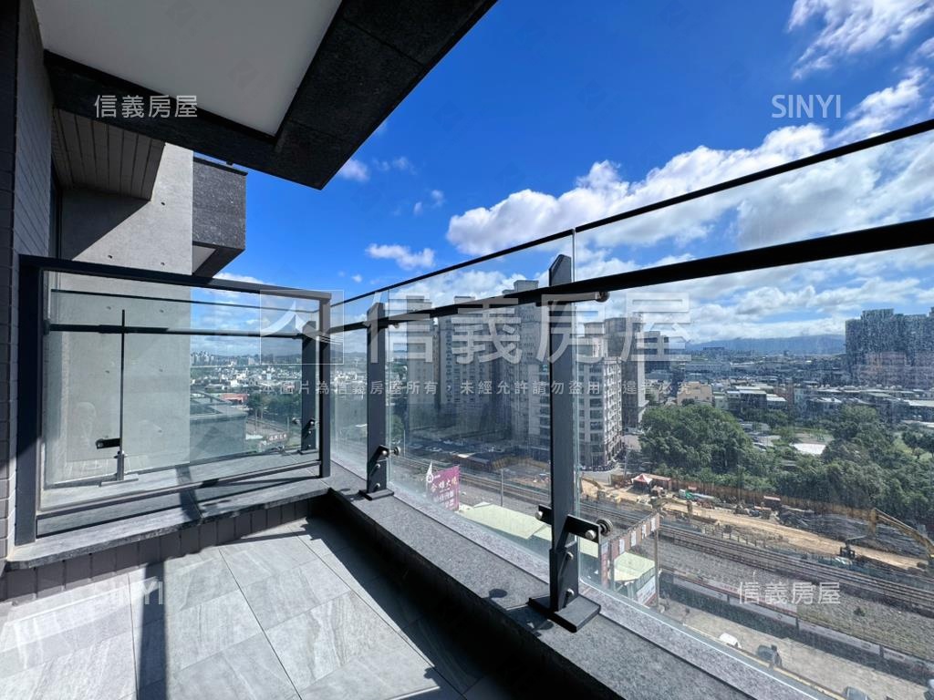 站前之星採光３房雙車位房屋室內格局與周邊環境