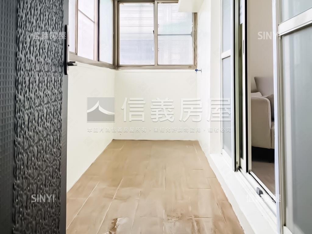 近衛武營裝潢明亮美宅房屋室內格局與周邊環境