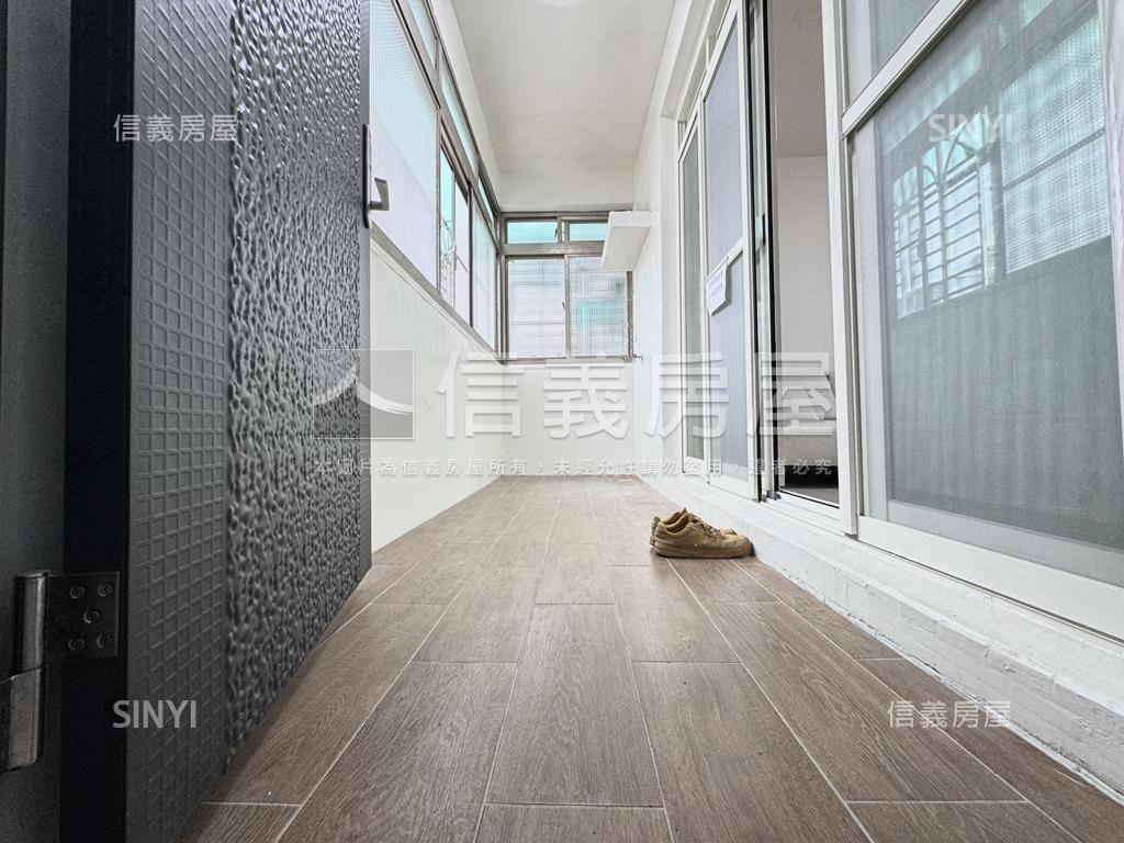 近衛武營裝潢明亮美宅房屋室內格局與周邊環境