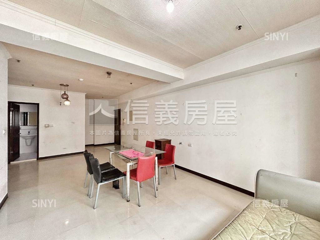 公園景觀童話世紀大三房房屋室內格局與周邊環境