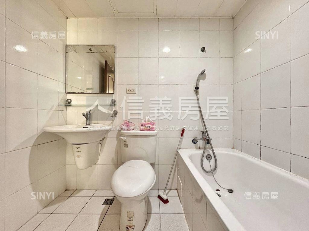 公園景觀童話世紀大三房房屋室內格局與周邊環境