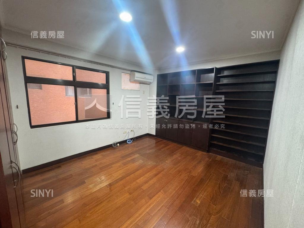 稀有景華名人面公園三房房屋室內格局與周邊環境