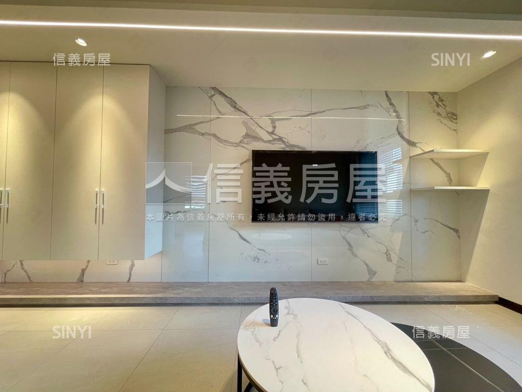 皇翔ＭＲＴ精美大２房車位房屋室內格局與周邊環境