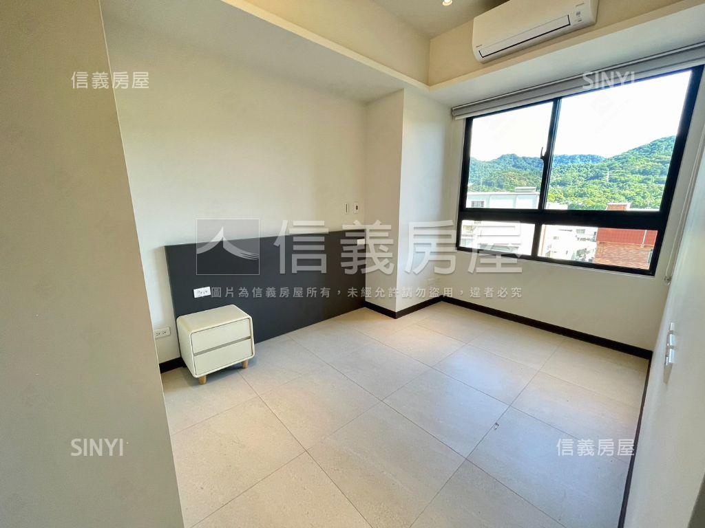 皇翔ＭＲＴ精美大２房車位房屋室內格局與周邊環境