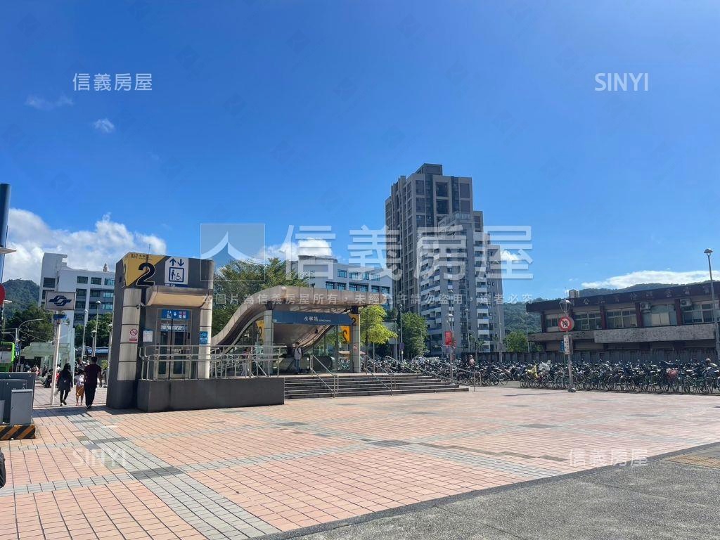 皇翔ＭＲＴ精美大２房車位房屋室內格局與周邊環境