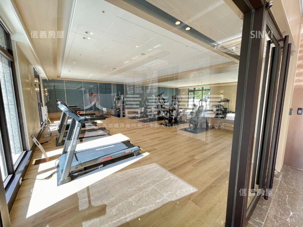 皇翔ＭＲＴ精美大２房車位房屋室內格局與周邊環境