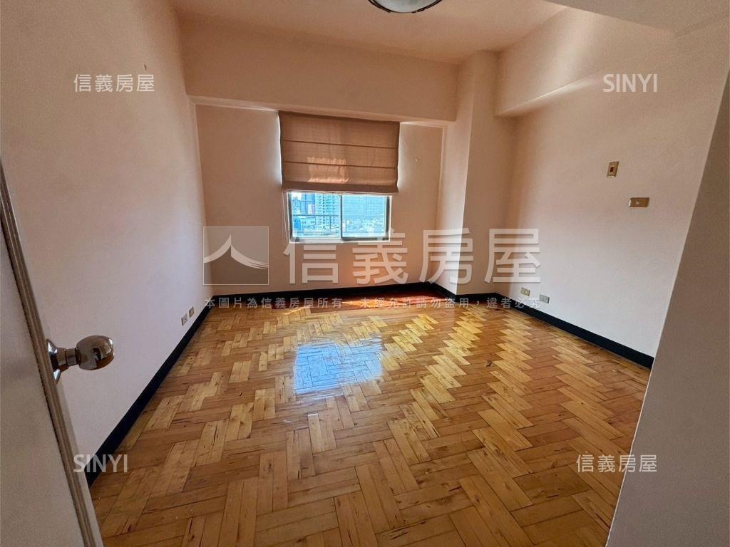 新竹小城三房車位房屋室內格局與周邊環境