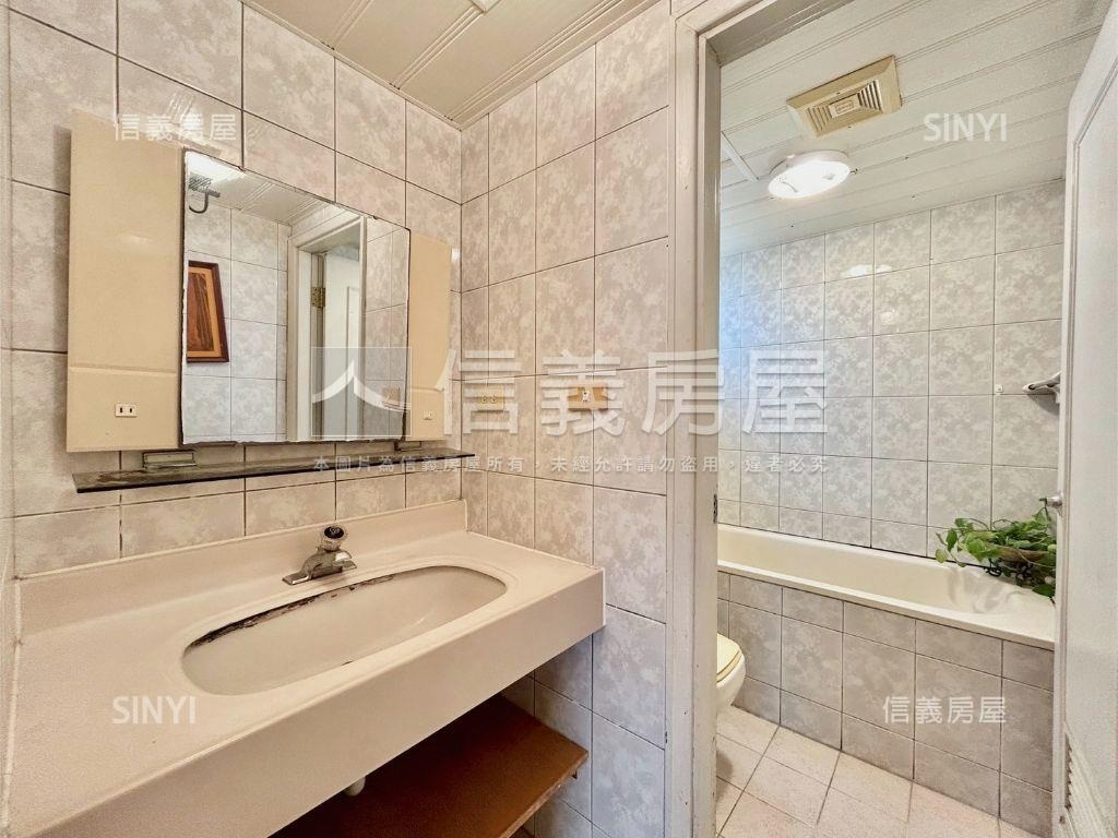 新竹小城三房車位房屋室內格局與周邊環境