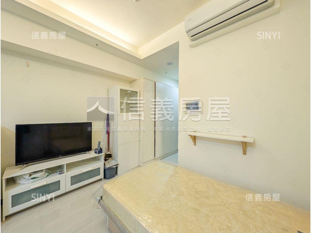 近捷運低總露臺美宅房屋室內格局與周邊環境