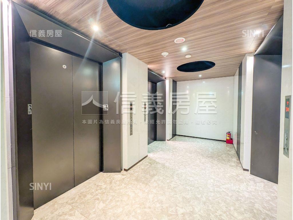 近捷運低總露臺美宅房屋室內格局與周邊環境