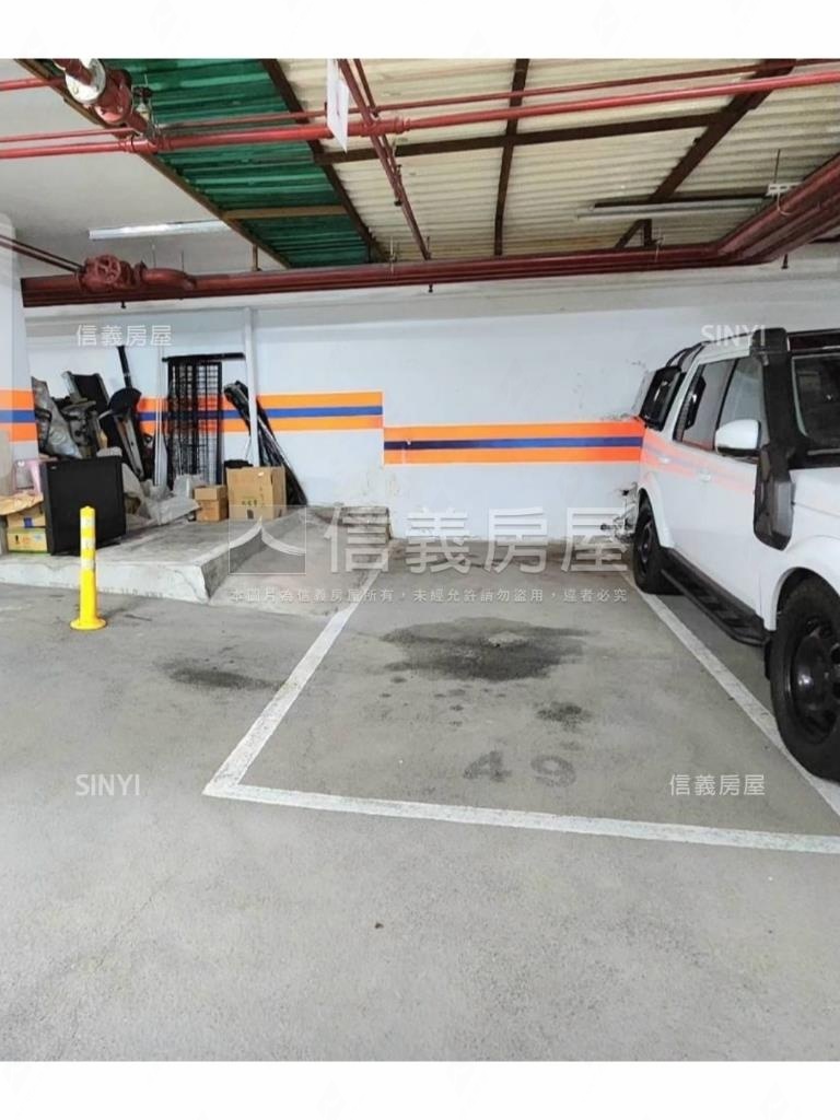 市府１０１高第附車位房屋室內格局與周邊環境