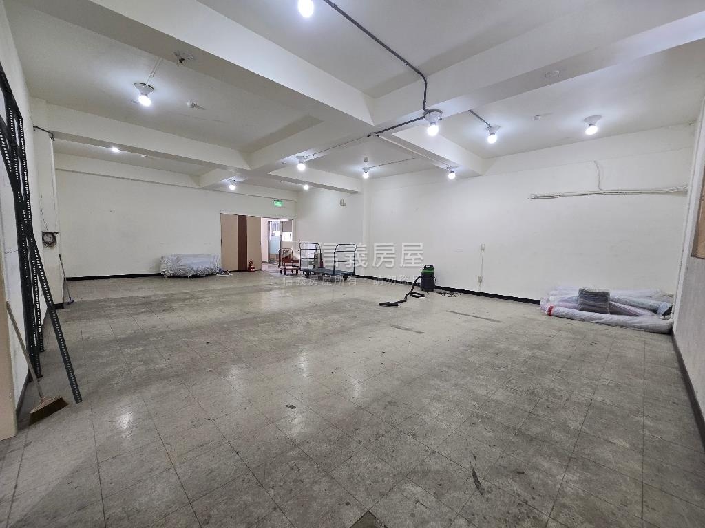 板橋世貿稀有商辦釋出房屋室內格局與周邊環境