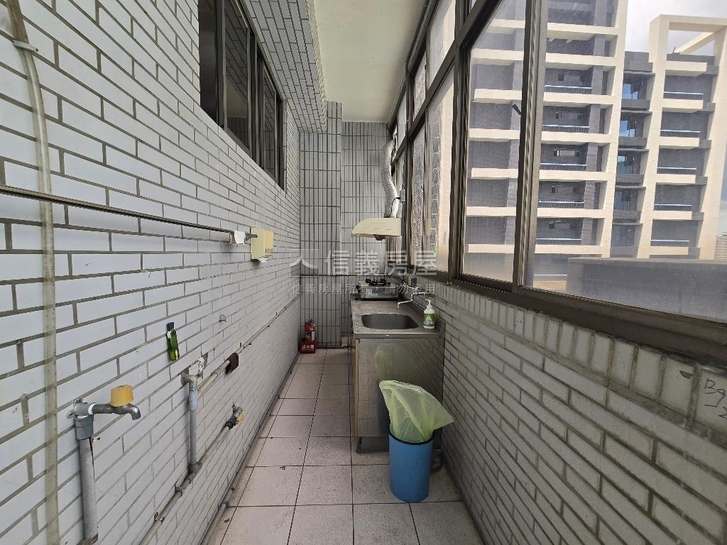 板橋世貿稀有商辦釋出房屋室內格局與周邊環境
