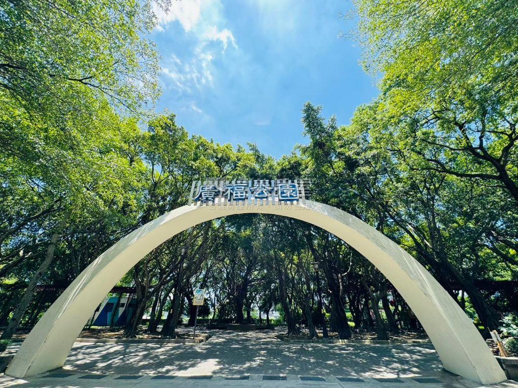 板橋世貿稀有商辦釋出房屋室內格局與周邊環境