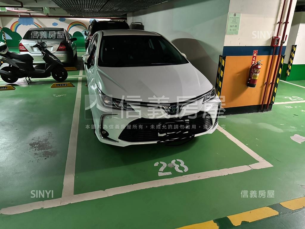 巨城敦煌４房車位視野戶房屋室內格局與周邊環境