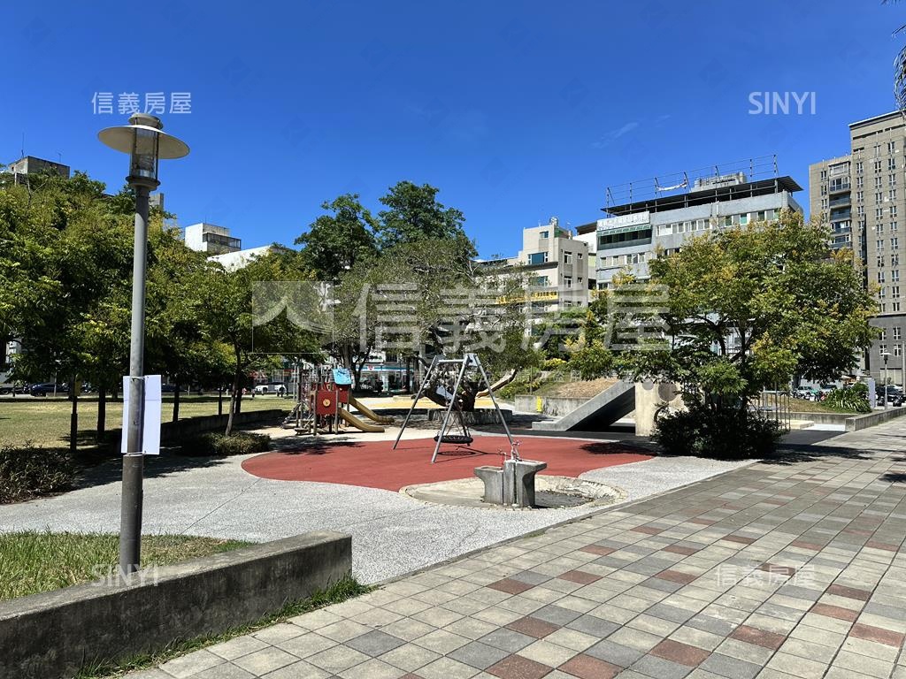 巨城敦煌４房車位視野戶房屋室內格局與周邊環境