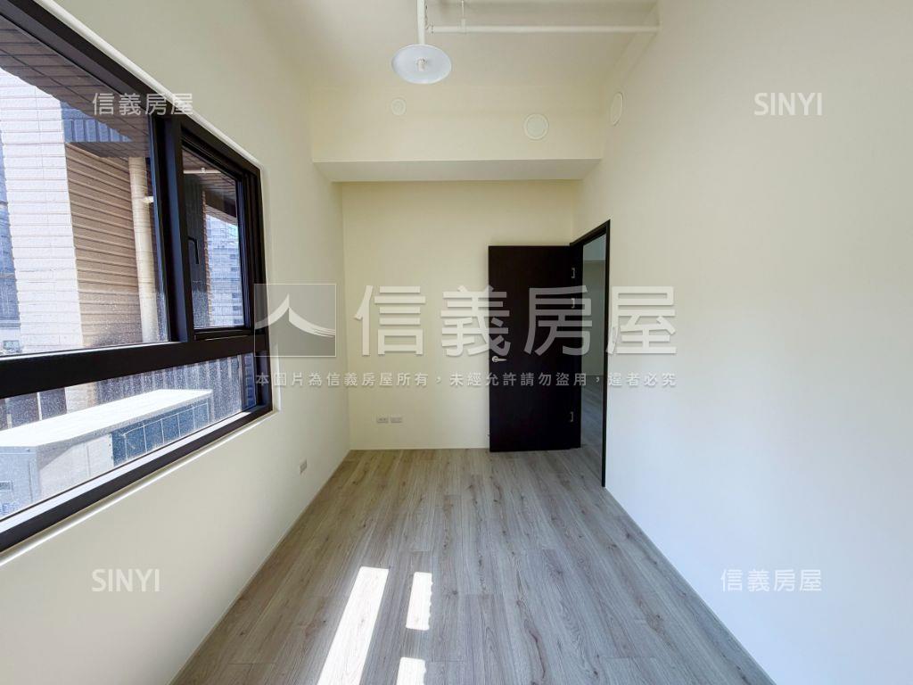 新潤ＤＯＵＢＬＥ三房車位房屋室內格局與周邊環境