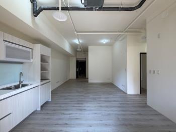 新潤ＤＯＵＢＬＥ三房車位