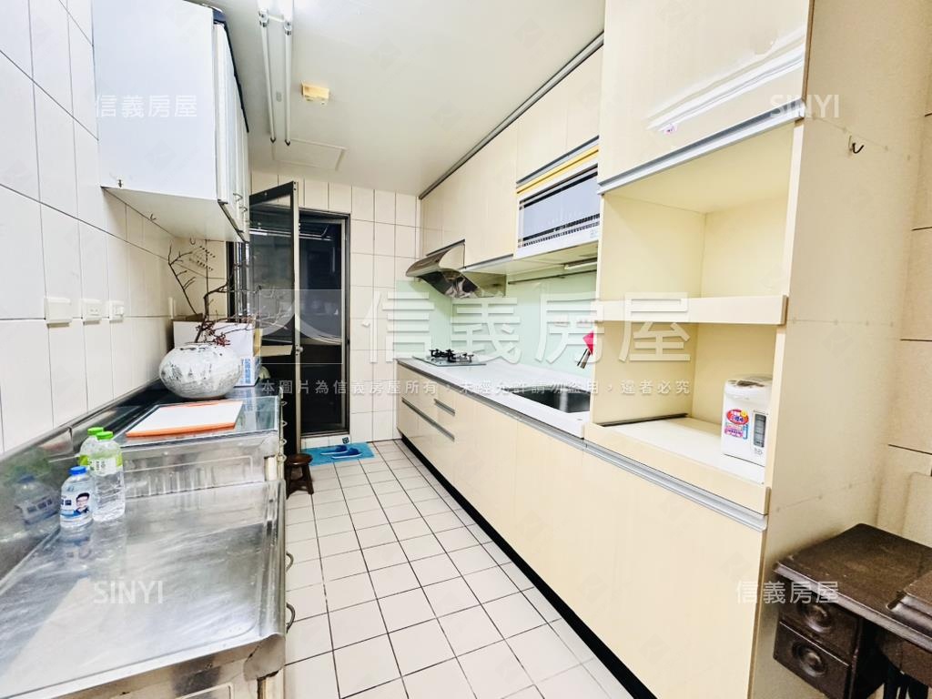 安邦綠苑四房車位房屋室內格局與周邊環境