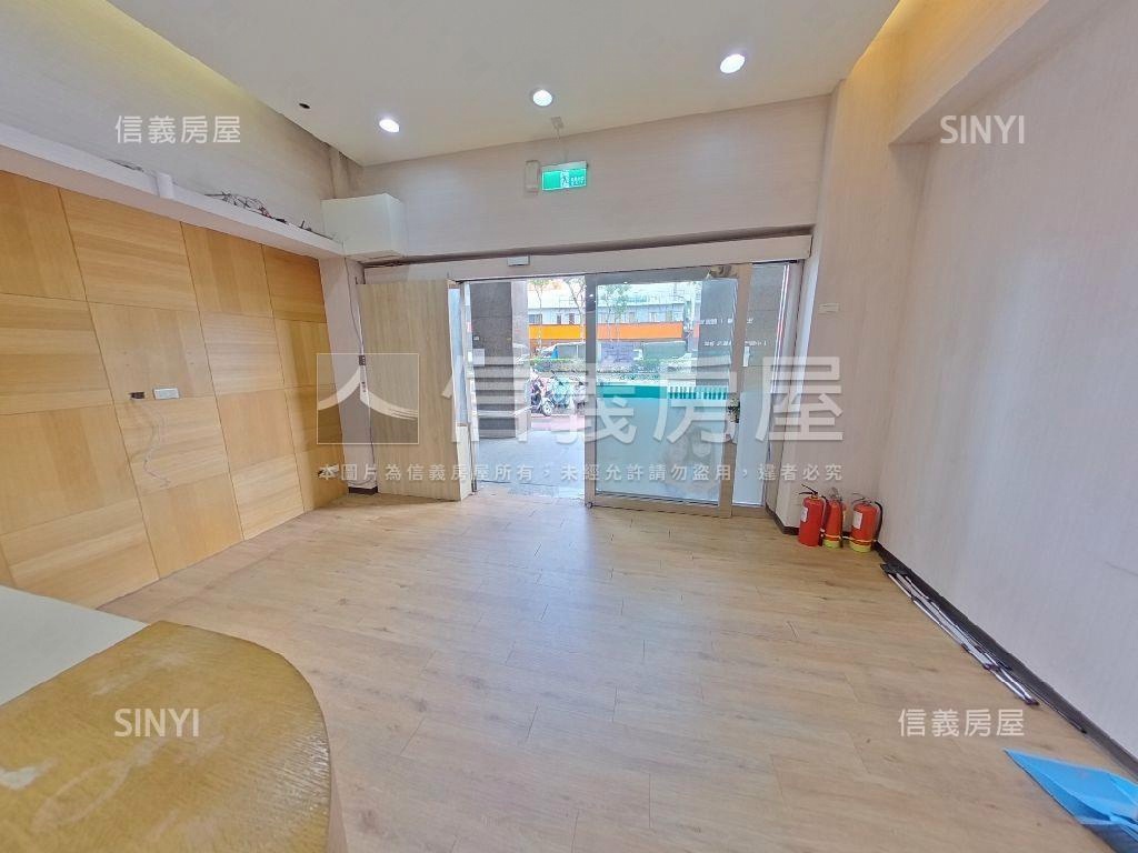正文化二路大店面房屋室內格局與周邊環境