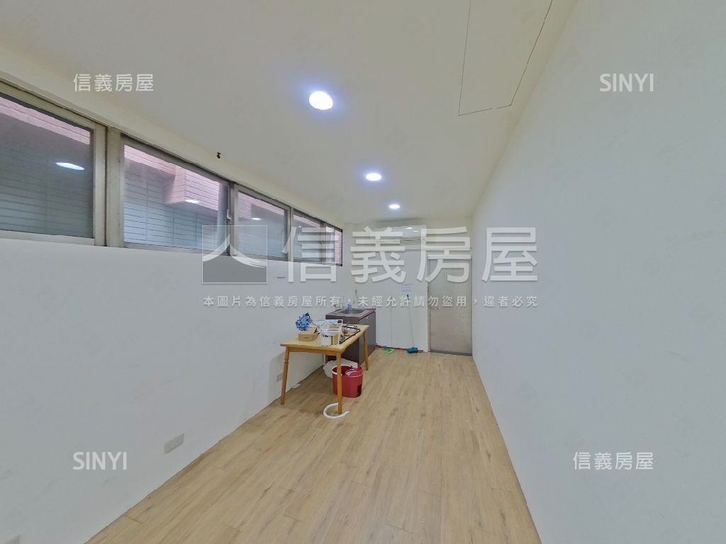 正文化二路大店面房屋室內格局與周邊環境