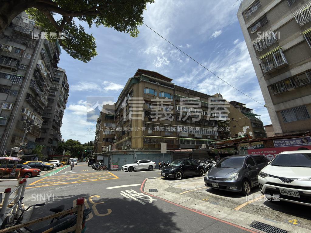 稀有邊間金店房屋室內格局與周邊環境