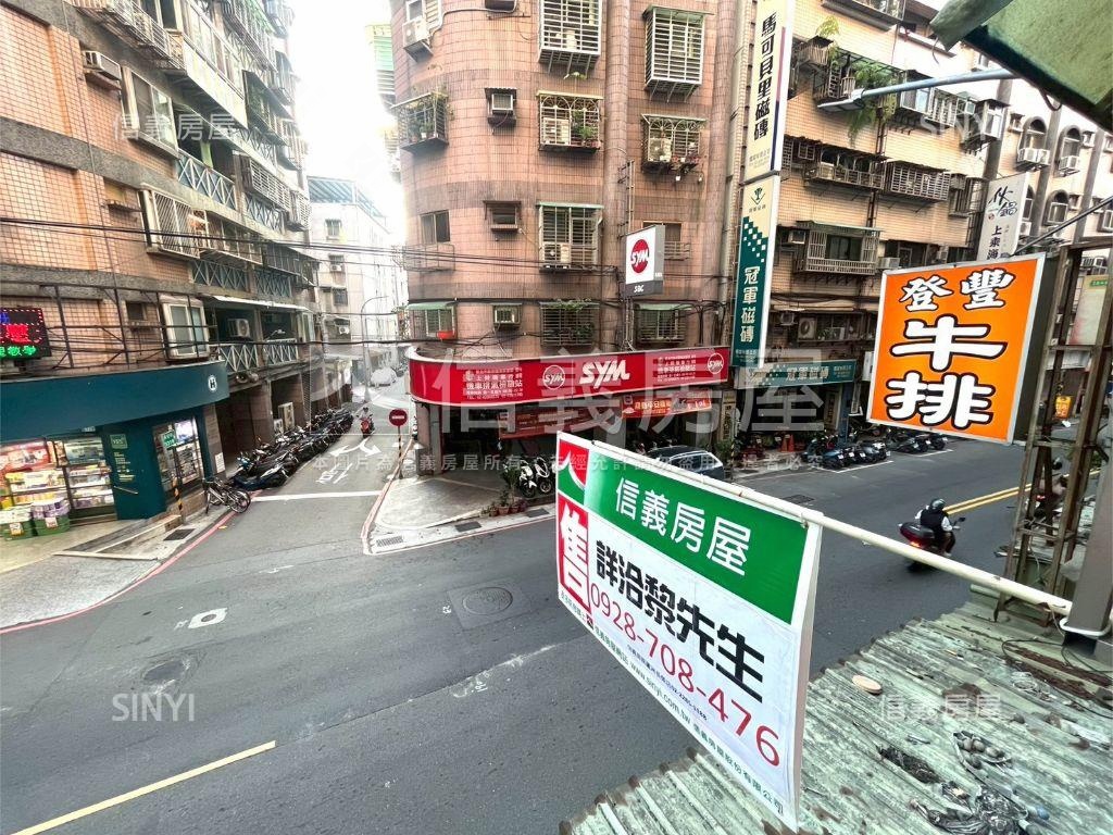 長安大街電梯三房房屋室內格局與周邊環境