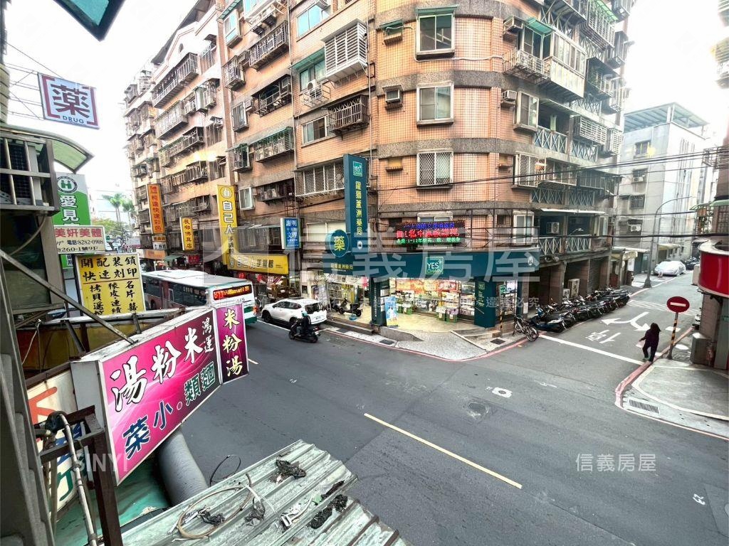 長安大街電梯三房房屋室內格局與周邊環境