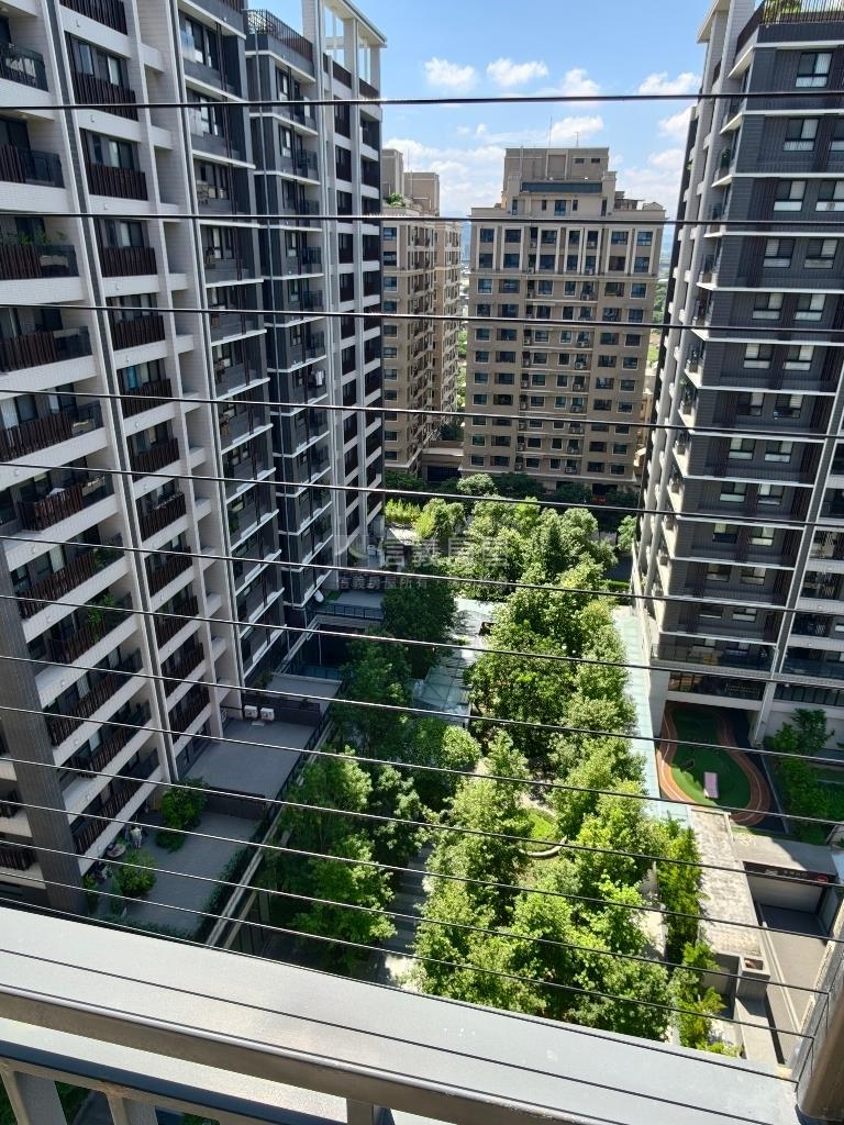 上境｜電車友善｜寧靜高樓房屋室內格局與周邊環境