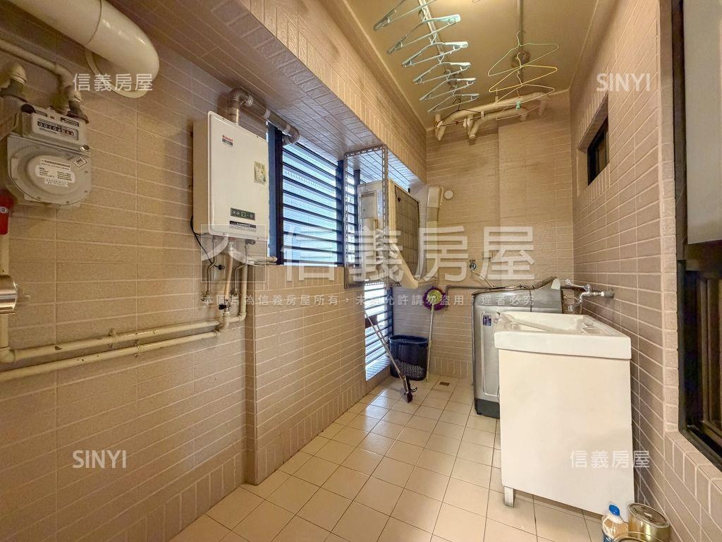 美術城品稀有朝南三房房屋室內格局與周邊環境