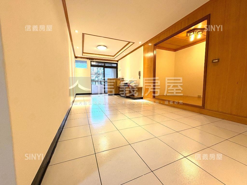明亮典雅方正三樓房屋室內格局與周邊環境