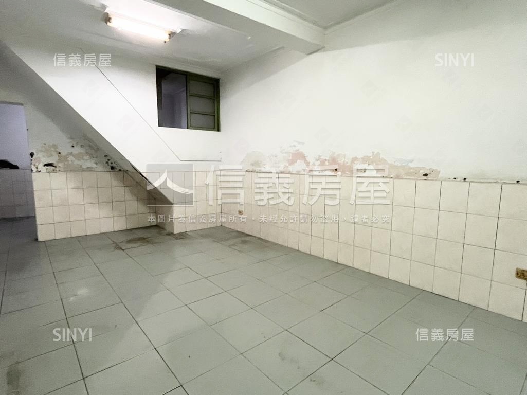 近文化中心活巷透天房屋室內格局與周邊環境