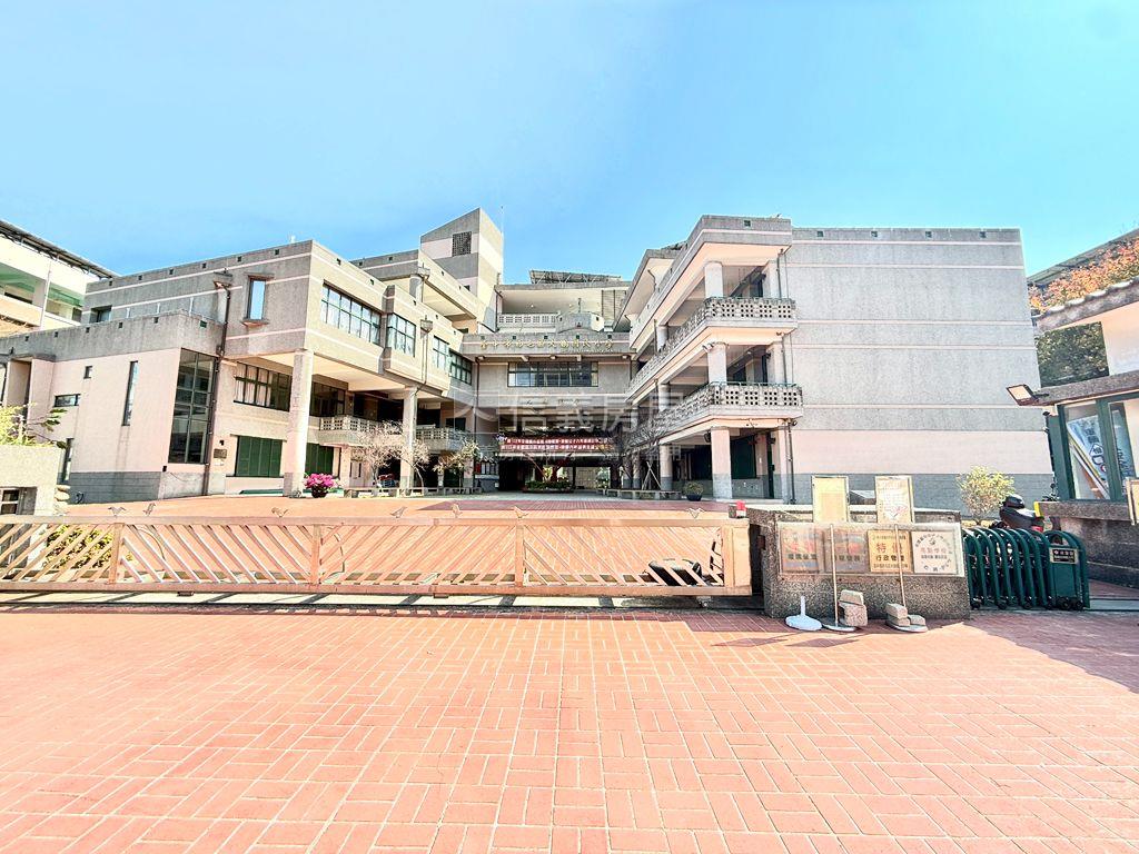 水湳經貿近中央公園大地坪房屋室內格局與周邊環境