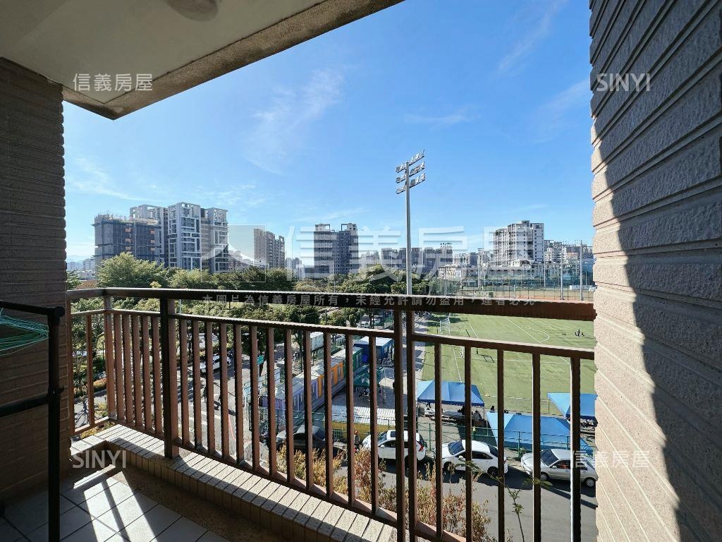 首選！坤悅兩房面足球場房屋室內格局與周邊環境