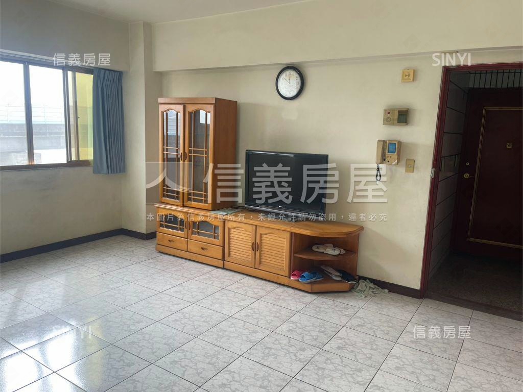 河岸邊間景觀三房房屋室內格局與周邊環境