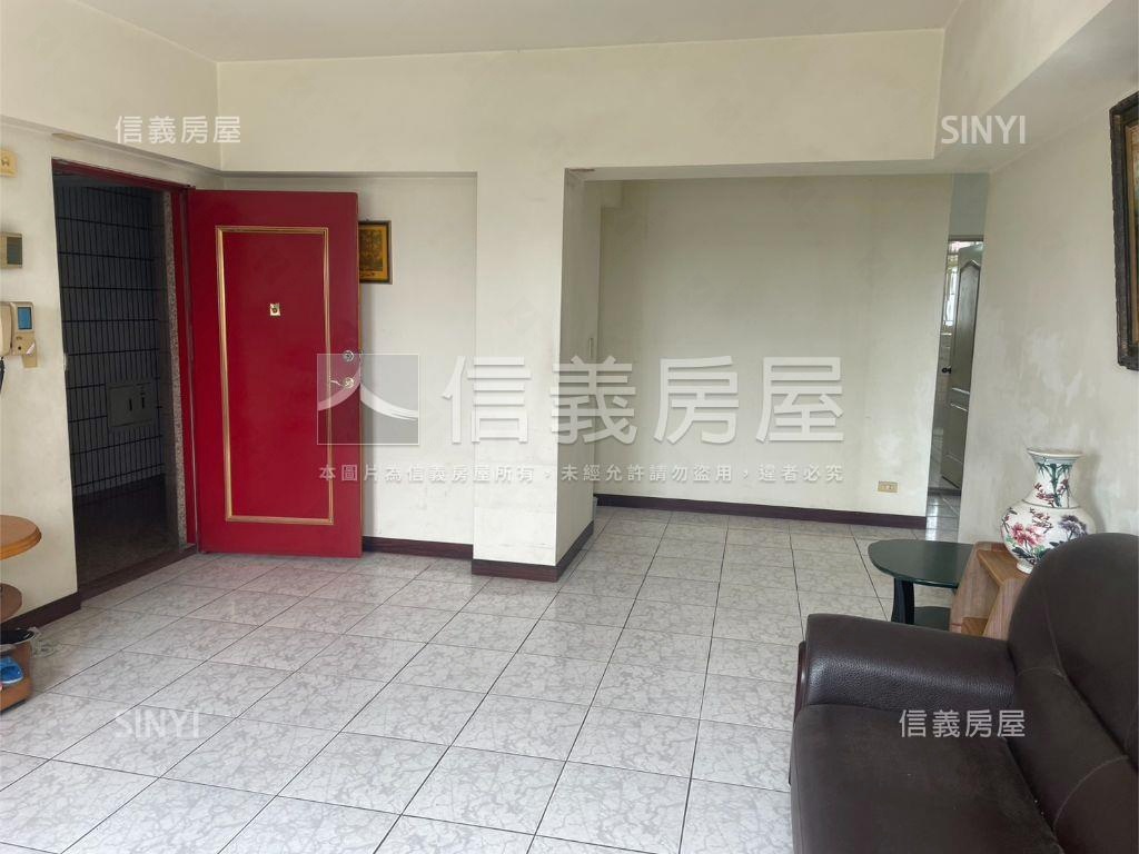 河岸邊間景觀三房房屋室內格局與周邊環境