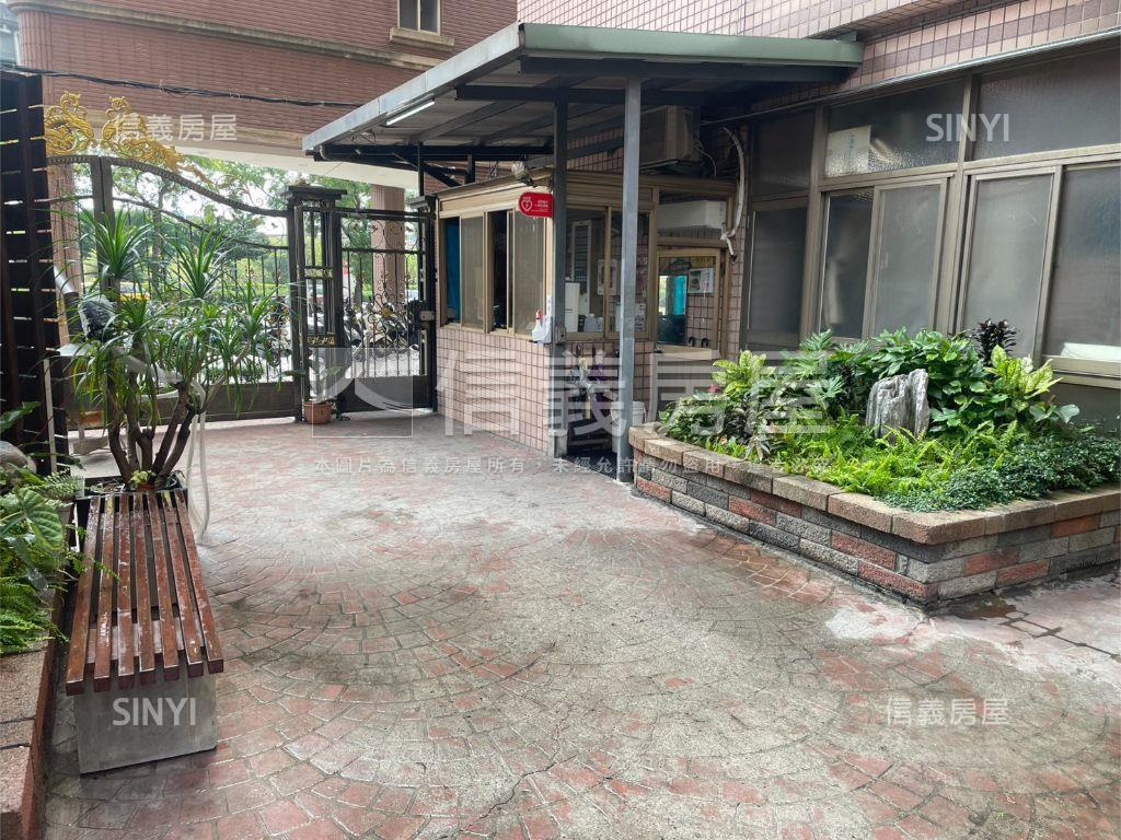 河岸邊間景觀三房房屋室內格局與周邊環境