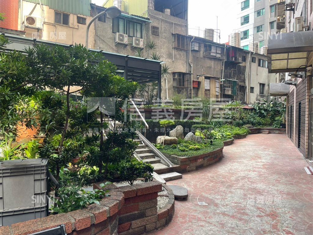 河岸邊間景觀三房房屋室內格局與周邊環境