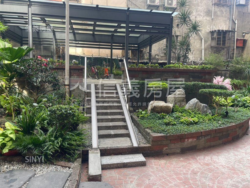 河岸邊間景觀三房房屋室內格局與周邊環境