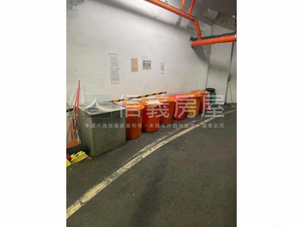 河岸邊間景觀三房房屋室內格局與周邊環境