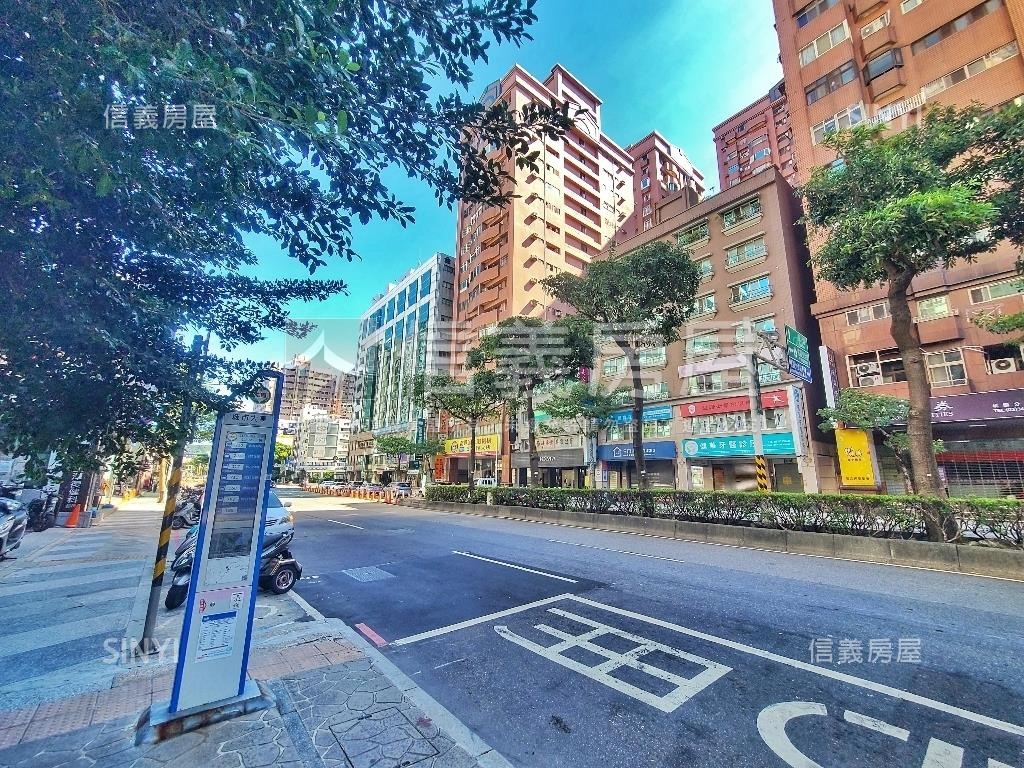 城市大亨４房車位房屋室內格局與周邊環境